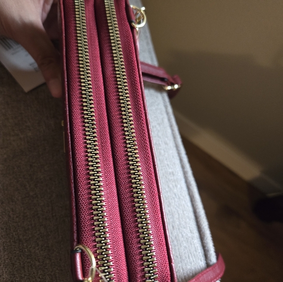 Cross Body Wallet NWT - Picture 4 of 8